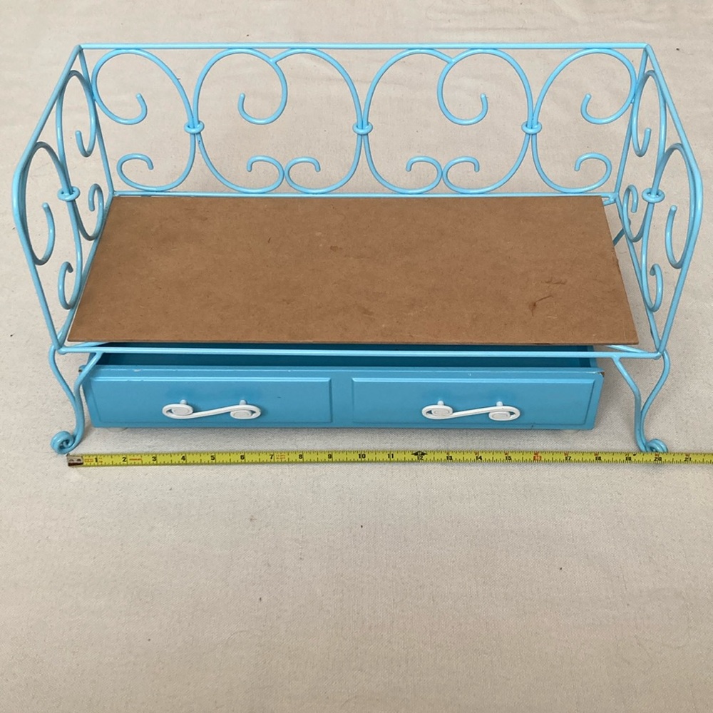 AMERICAN GIRL | Curlicue Daybed - Blue Metal Doll Bed - Picture 2 of 16